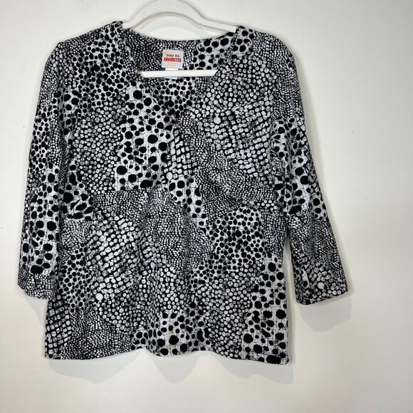 Ruby Rd. FAVORITES Shirt M Black White Abstract V Neck Pullover Top Size Medium - Picture 5 of 7